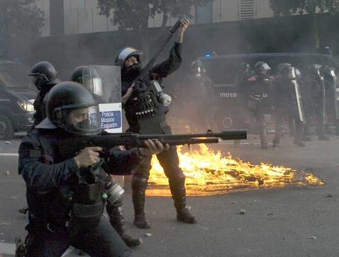 pelotas goma mossos manifestación barcelona