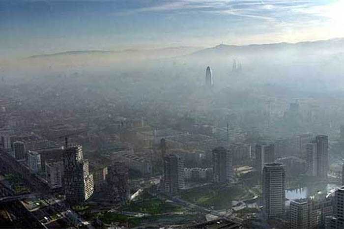 la contaminación del aire en Barcelona supera los límites permitidos por la UE aire contaminado