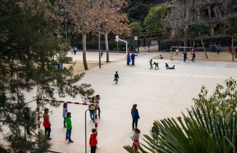 niños escuela recreo