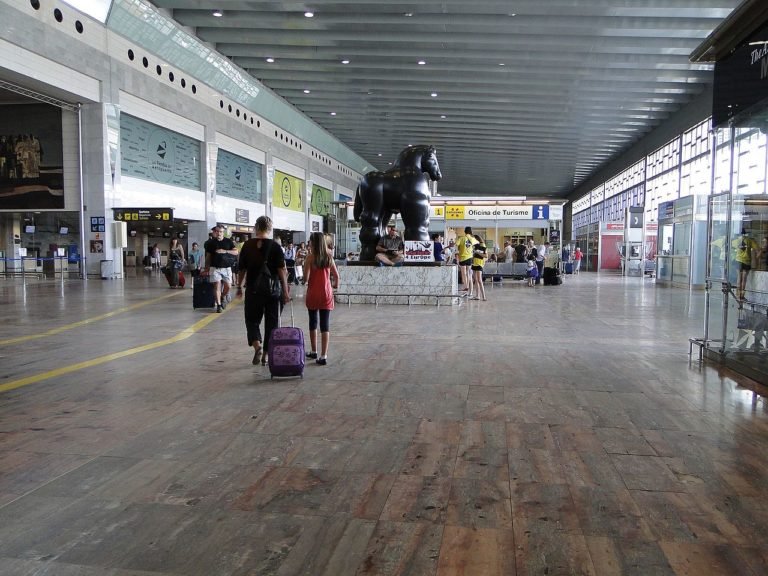 Ampliación del aeropuerto del Prat (Barcelona)