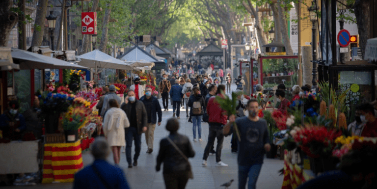 población extranjera en cataluña ramblas calles gente barcelona