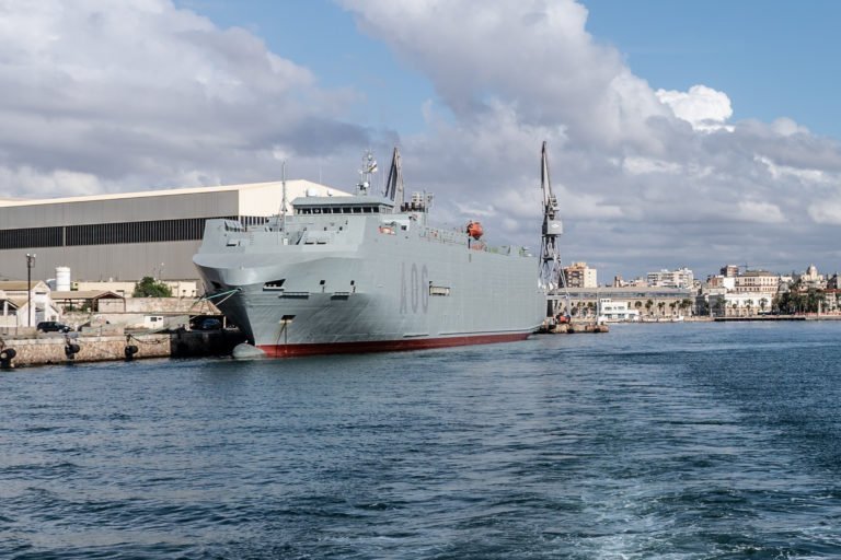 buque armada militares ysabel marina ejercito