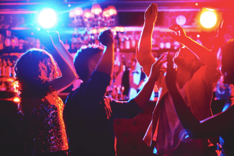despedidas de soltera en Granada fiesta discoteca música