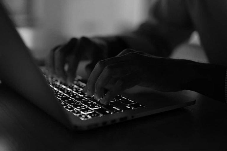 crowdstrike Estafas por internet ordenador ciberseguridad