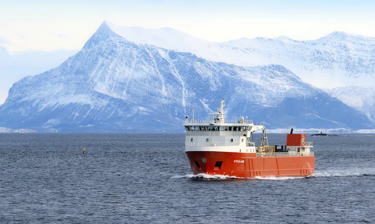 artico hielo barco mar oceano cambio climatico pakistán