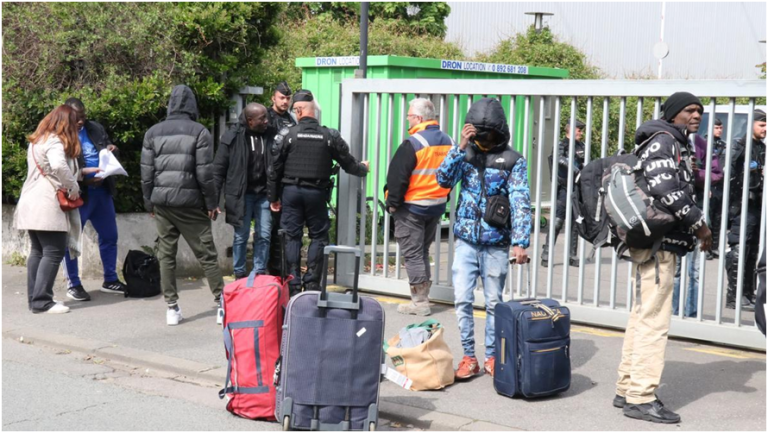 migrantes expulsados villa olímpica juegos olímpicos de parís