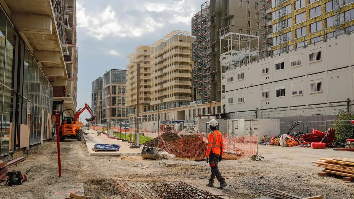obreros villa olímpica construcción juegos olímpicos de parís 2024