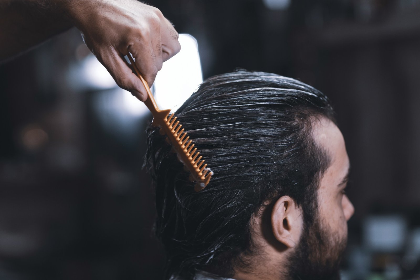 peine pelo peluquería hombre Castellana Clinic