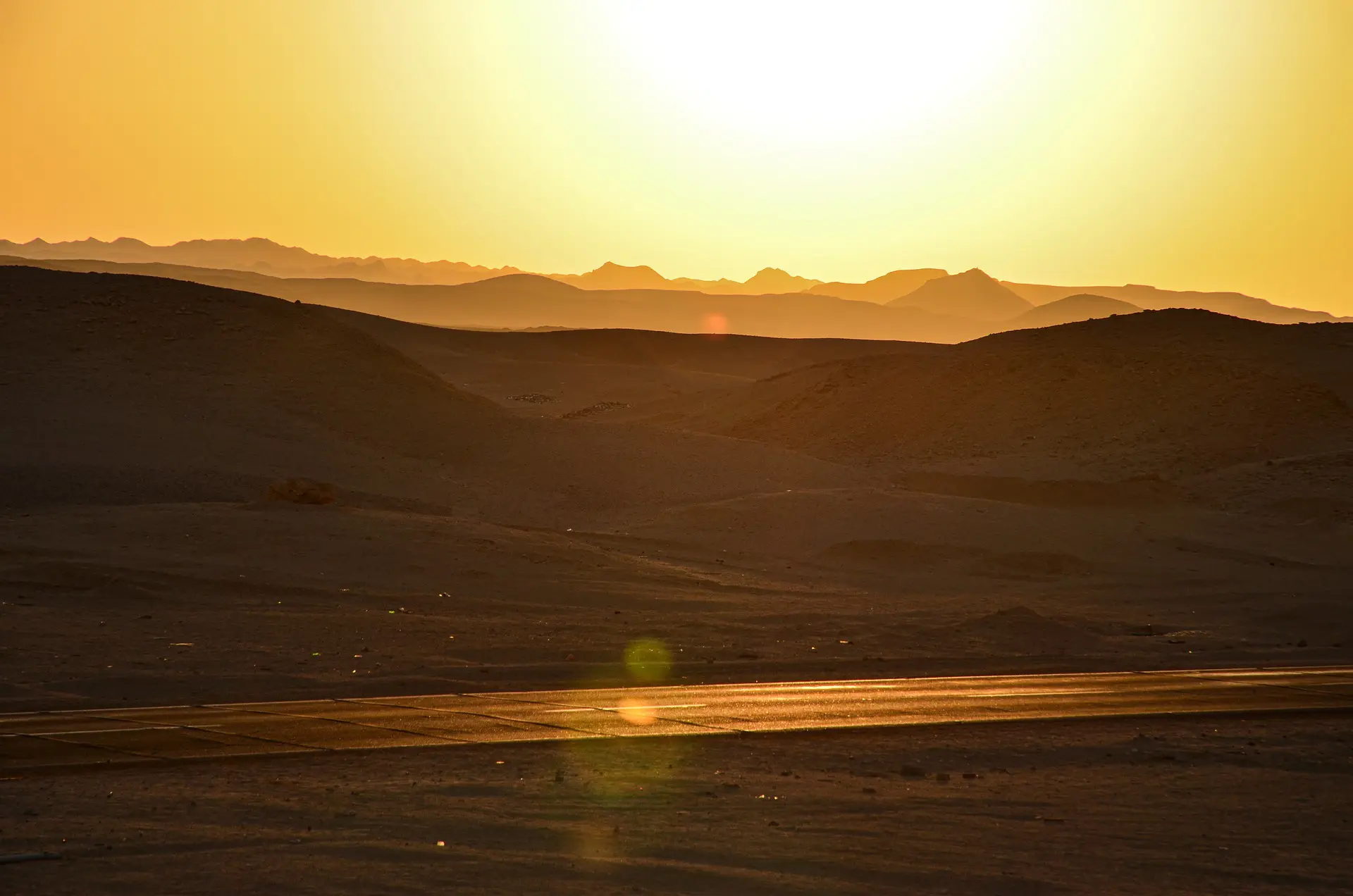 olas de calor cambio climático desierto atardecer