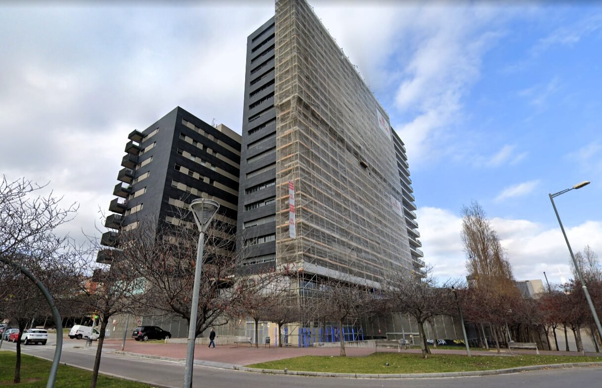 La Caixa actuó "de forma maliciosa" contra los inquilinos de un bloque de l'Hospitalet