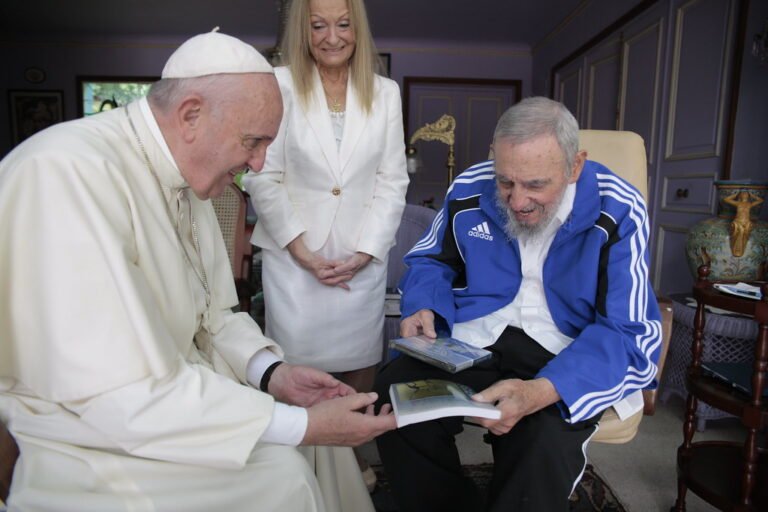 papa francisco fidel castro