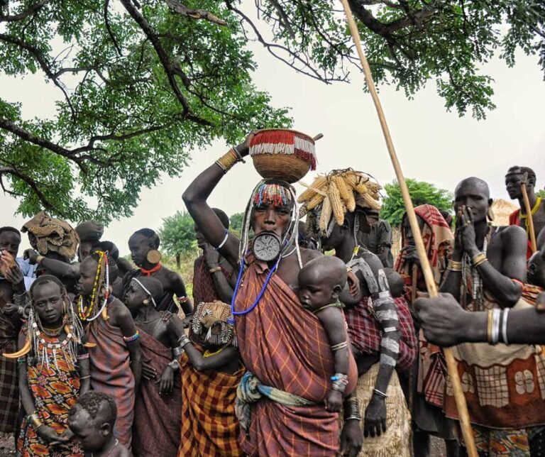 mursi etiopia costumbres tribales singulares