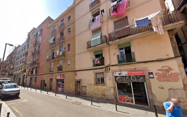 suicidio desahucio raval barcelona