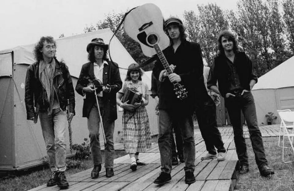 The waterboys the whole of the moon