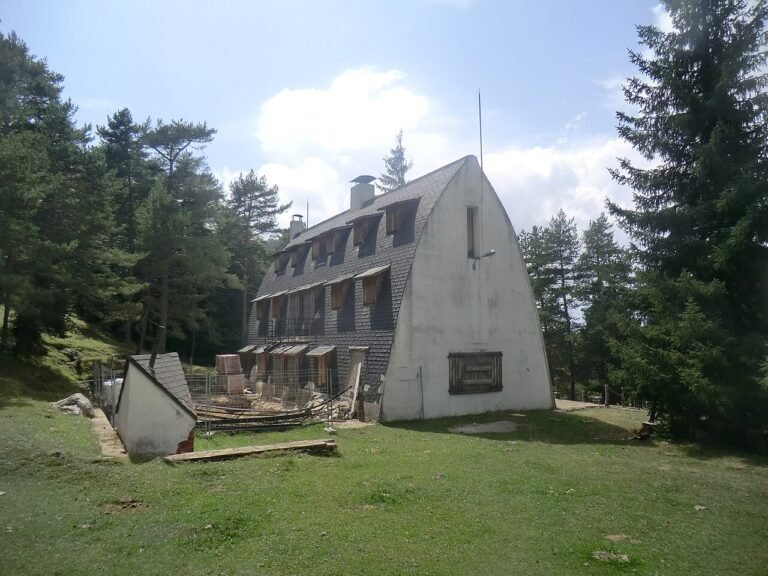 gaudí Chalet del Catllaràs